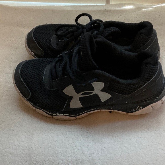 Under Armour Black and Gray Kids Sneakers - Picture 5 of 7